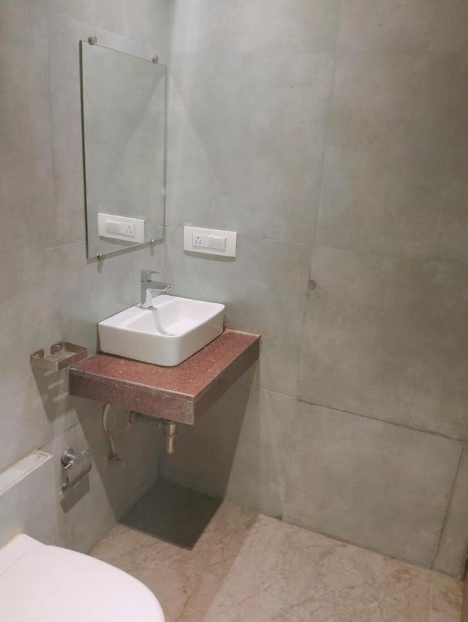 Hotel Adams Inn Near Mumbai Airport Dış mekan fotoğraf