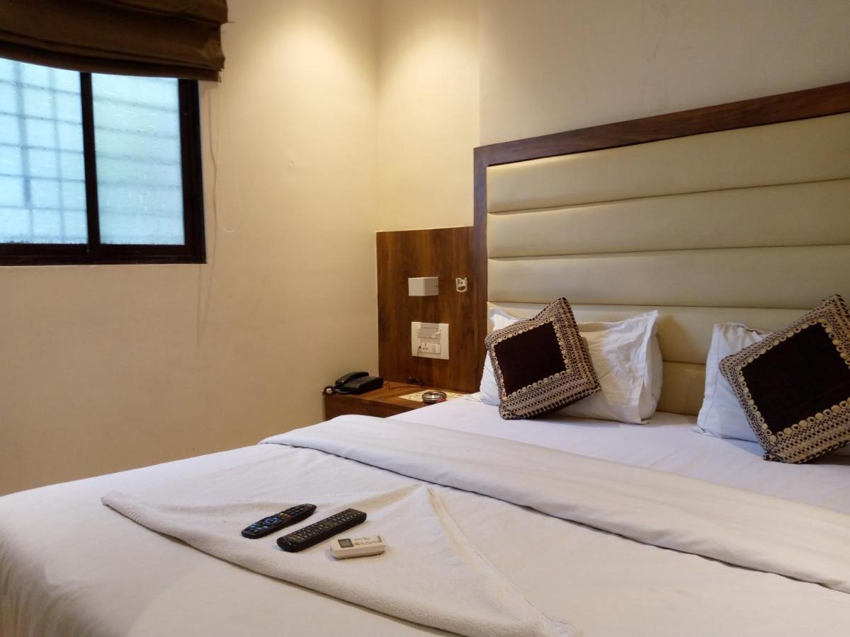 Hotel Adams Inn Near Mumbai Airport Dış mekan fotoğraf